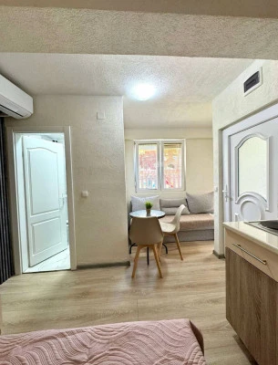 05 One-Bedroom Studio 