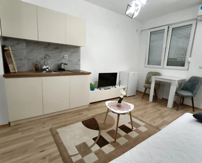Le Nina Apartments - Studio