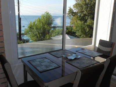 Apartman so pogled na ezero vo Trpejca 